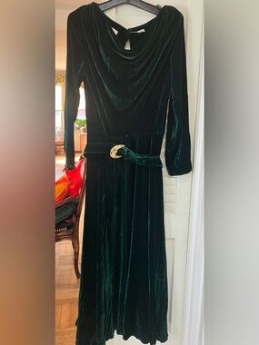 Deep Green Velvet Long Sleeve Dress